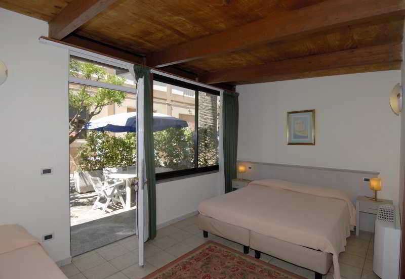 Hotel Delle Rose San Bartolomeo Al Mare Quarto foto